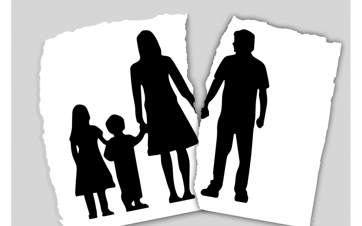 A szülők válása is okozhat bepisilést